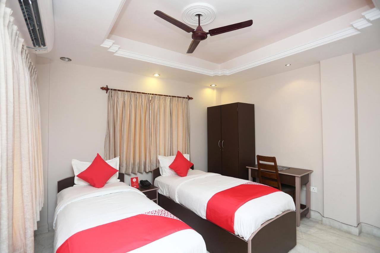 Oyo 19855 B S Guest House Jādabpur Buitenkant foto