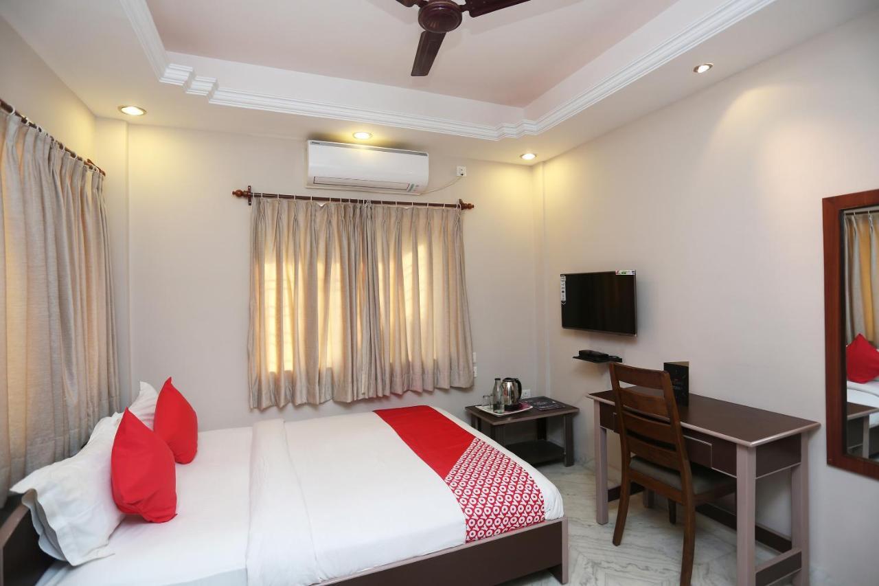 Oyo 19855 B S Guest House Jādabpur Buitenkant foto